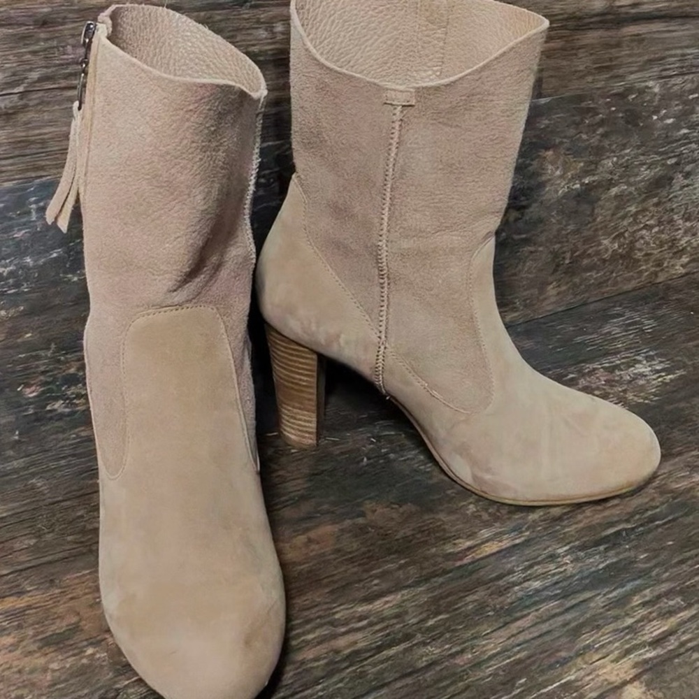UGG Women's Beige Tan Heeled Boots